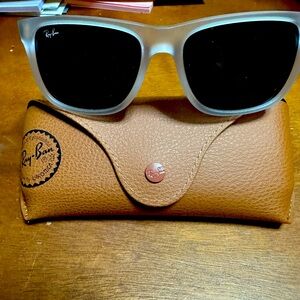 Ray-Ban Sunglasses with case JUSTIN wayfarer